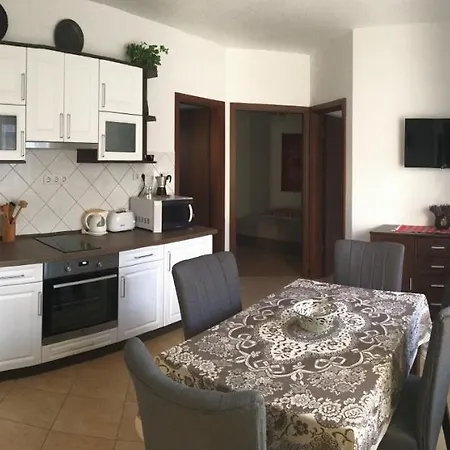 Vadrozsa Vendeghaz Siófok