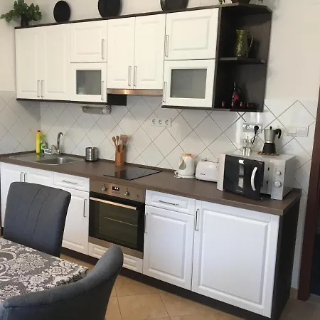 Vadrozsa Vendeghaz * Siófok