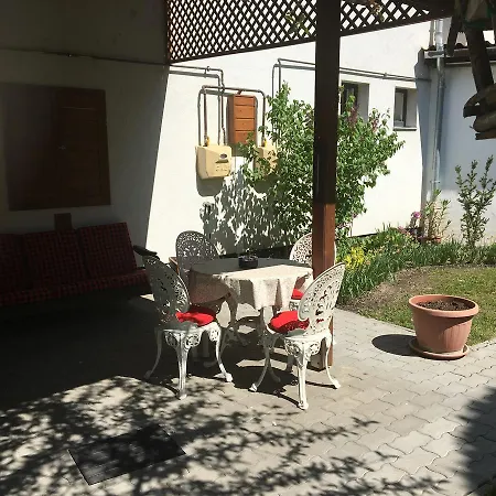 Vadrozsa Vendeghaz * Siófok