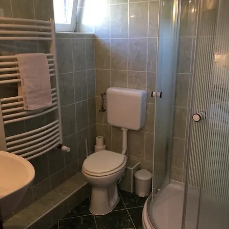 Vadrozsa Vendeghaz * Siofok